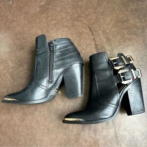 Gianni Bini size 5.5 genuine leather ankle booties with gold buckles